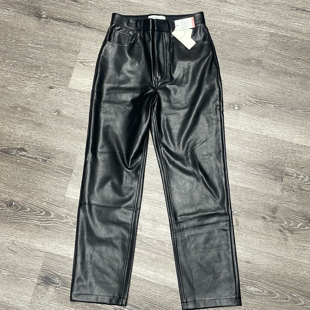 Abercrombie & Fitch - The Ankle Straight - Ultra High Rise - 26/2R